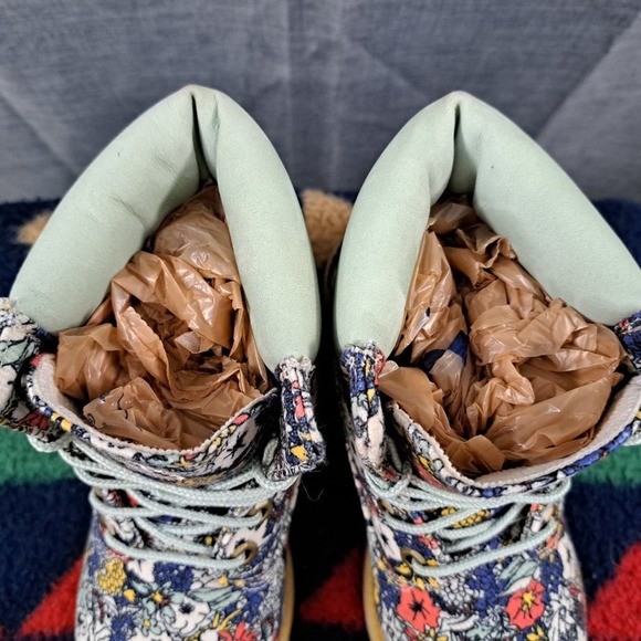 Timberland Womens 6 inch Premium floral boots Size 7 - Picture 8 of 15